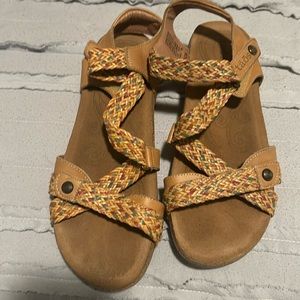 Taos women’s sandal